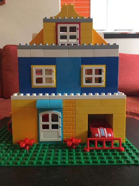 Lego Duplo Ideas Buildings, Lego Duplo House, Duplo Builds, Duplo House, Lego 10698, Lego Bedroom, Lego Challenge, Lego Activities, Lego Creative