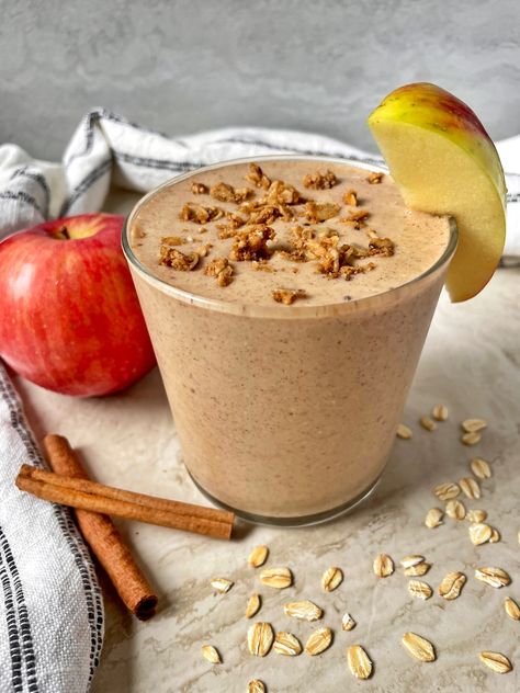 Healthy Apple Pie Smoothie, Apple Pie Smoothie Recipe, Fall Smoothies, Healthy Apple Pie, Apple Pie Smoothie, Apple Pie Spice, Healthy Apple, Favorite Pie, Dairy Free Milk