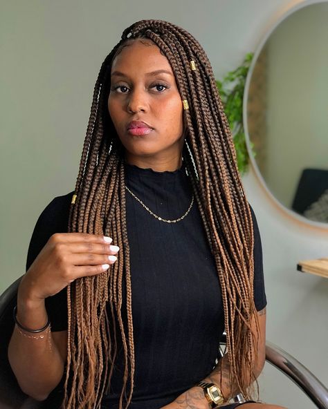 Box Braid 🤎😍 Cor: T1B/30 #boxbraids #trançasafro #trancasboxbraids #braidsbraidsbraids #trançasnagô #trançasnagô Box Braid, Penteado Cabelo Curto, Box Braids, Braids, Plaits