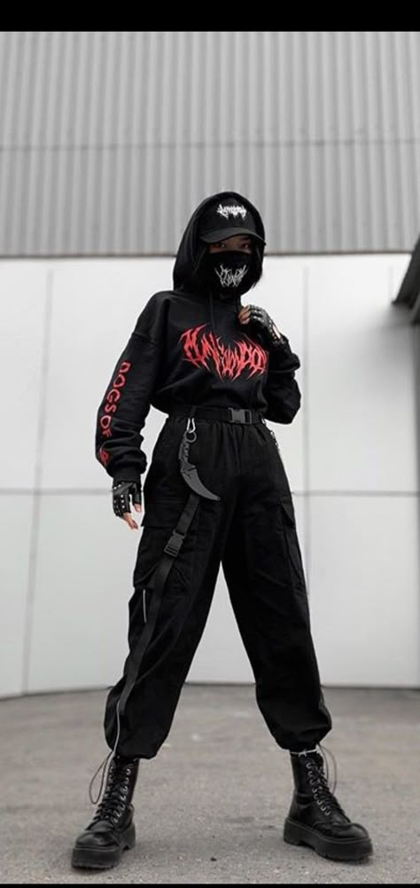 Technowear Fashion, Parkour Outfit Women, Techwear Girl Aesthetic, Techcore Aesthetic Outfits, Warcore Outfits Girl, Techcore Outfit, Dark Wear Outfit, Techware Aesthetic, Vigilante Aesthetic Outfit