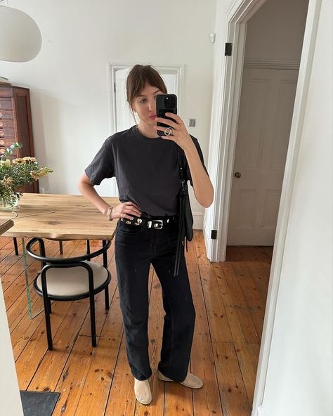 Khaite Benny Belt, Khaite Benny Belt Outfit, Khaite Belt Outfit, Flats Summer Outfit, Khaite Belt, Lizzy Hadfield, Belt Outfit, B Low The Belt, Mesh Flats