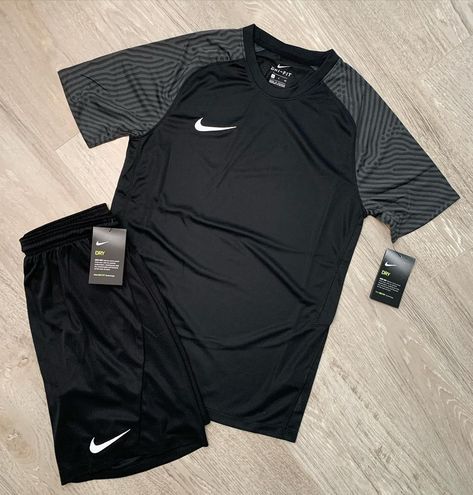 Suit With T Shirt, Jordan Tracksuit, Nike Suit, Nike Sweatsuit, Short Nike, Running Suit, Style Gym, Football Jersey Outfit, Fashion Sportswear