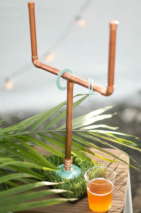 A DIY field goal ring toss will let your practice your football skills before you watch the big game.  #diy #tailgategames #inspiration #handmade #gift Modern Football Party, Football Meals, Superbowl Party Games, Washers Game, Football Watch Party, Yard Game, Diy Yard Games, Tailgate Games, Diy Copper