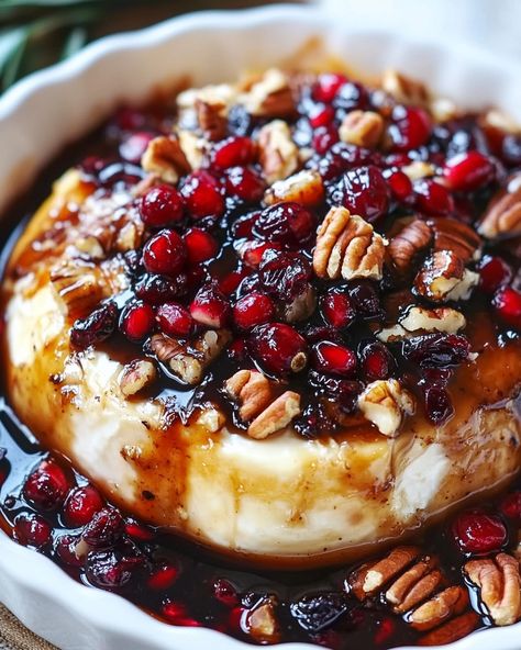 Baked Brie Pomegranate, Baked Brie With Cranberries And Pecans, Baked Brie With Cranberries, Brie With Cranberries, Baked Brie With Honey, Brie With Honey, Lobster Cream Sauce, Baked Brie Recipes, Cranberry Baking