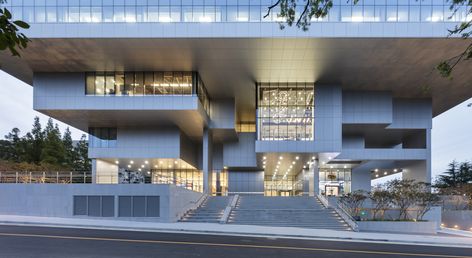 Podium Architecture, Folding Architecture, School Campus, Landscape Architecture Design, Red House, Apartment Design, Building Design, Landscape Architecture, Architecture Design