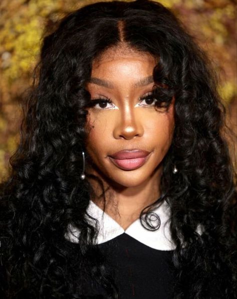 Sza Singer Straight Hair, Sza Makeup, Sza Hair, Sza Singer, Queen Aesthetic, Gone Girl, Famous Girls, Healthy Lifestyle Inspiration, Natural Face