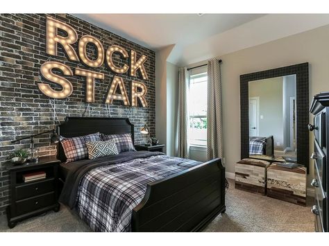 Rock Star Bedroom, Elvis Bedroom, Guys Bedroom, Rock Bedroom, Star Wall Hanging, Star Bedroom, Music Bedroom, Luxury Bedroom Furniture, Bedroom Redo