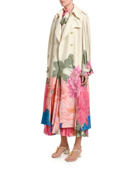 Silk Trench Coat, Valentino Coat, Delicate Gown, Valentino Jacket, Floral Coat, Cropped Polo, Pleated Sleeves, Women Coat, Valentino Women