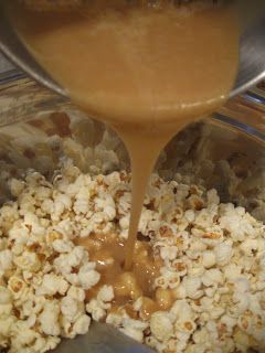 I had some sweetened condensed milk to use up about the same time I stumbled across this popcorn recipe. I was doomed. But it was so wort... Carmel Popcorn Recipe, Soft Caramel Popcorn, Carmel Popcorn, Popcorn Recipes Easy, Caramel Corn Recipes, Popcorn Recipes Caramel, Karo Syrup, Popcorn Snacks, Popcorn Recipe