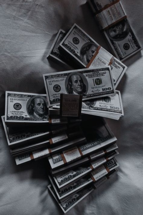 Uang Dollar Aesthetic, One Piece Aesthetic, Money Pictures, Dollar Bills, Wealth Affirmations, Luxury Aesthetic, Money And Happiness, Money Affirmations, Aesthetic Themes