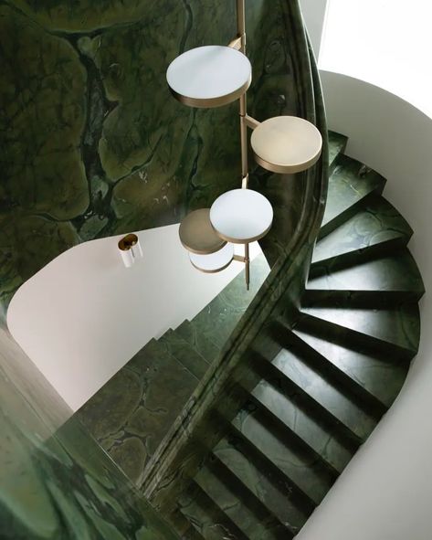 ARCHIDIT | Stairs at the infinity house by @roisinlaffertyofficial . . . . . . Photography – Barbara Corsico @barbaracorsicophotography | Instagram Green Staircase, Upcoming Interior Design Trends, Marble Staircase, Marble Stairs, Retro Interior Design, Stone Stairs, Stairway Design, Timeless Interior, Staircase Ideas