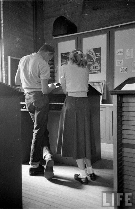 teenagers, bobbysoxer, ca. 50's. 50s Love Aesthetic, 1950s Couple, 1950s Teenagers, 40s Aesthetic, 1950s Love, 50s Aesthetic, Old Fashioned Love, Vintage Couples, Vintage Romance