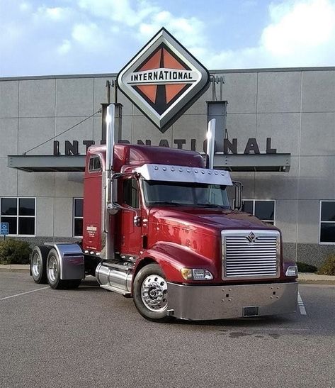 Truck or Truck on Instagram: “#peterbilt #kenworth #daf  #freightliner #international #mack #autocar #scania #volvo #mercedes #overthetop #convoy #transport #oversize…” Joe Lewis, Trucks For Sell, International Harvester Truck, Customised Trucks, Freightliner Trucks, Medium Duty Trucks, New Tractor, Custom Big Rigs, Truck Paint