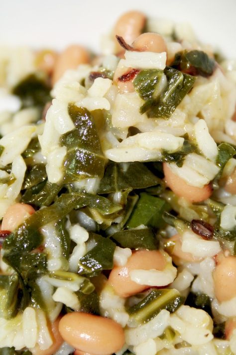 Hoppin’ John (Black-eyed Peas and Rice with Collard Greens) | Spice or Die Hopping John, Blackeyed Pea Recipes, Hoppin John Recipe, Peas And Rice, Blackeyed Peas, Black Eyed Peas Recipe, Hoppin John, Peas Recipe, Fluffy Rice