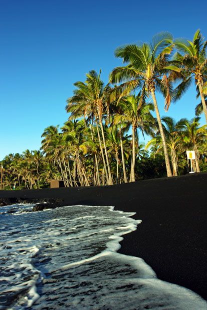 ✮ Black sand at Punaluu Beach, Hawaii. Punaluu Beach, Beach Hawaii, Big Island Hawaii, Black Sand Beach, Hawaii Beaches, Hawaii Vacation, Black Sand, Hawaii Travel, Big Island