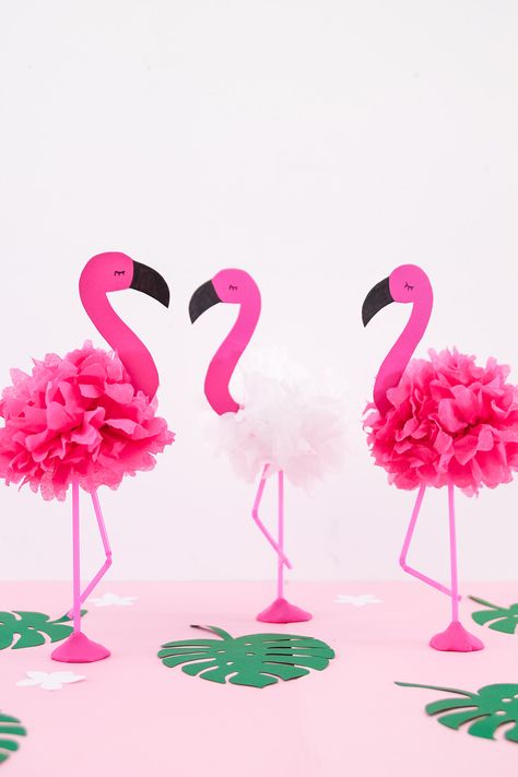 Shopkins Party Decorations, Flamingo Party Decor, Pink Flamingo Party, Flamingo Craft, Flamingo Themed Party, Letter Diy, Shopkins Party, Flamingo Birthday Party, Flamingo Theme