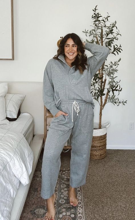 Such good quality lounge set from Walmart, perfect for the cooler nights coming! 10|L|5'4" midsize, appleshape Apple Body Type, Denim Jean Dress, Walmart Fashion, Type Style, Mama Style, Office Attire, Lounge Set, Airport Outfit, Mom Outfits