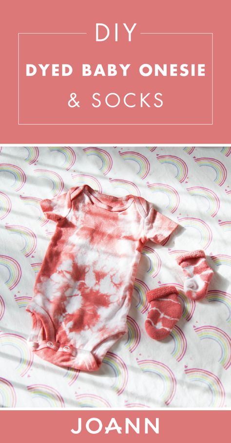 How To Tie Dye Onesies, Tie Dye Baby Shower Ideas, Tye Dye Onesie, Tie Dye Onesie, Cricut Baby Shower, Natural Baby Products, Ty Dye, Diy Tie Dye Designs, Diy Dye