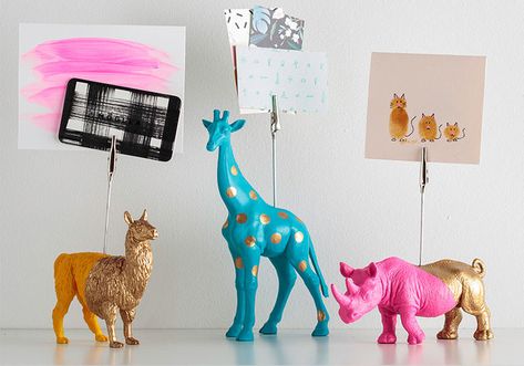 20 Fun and Chic DIYs with Plastic Animal Toys — Value Minded Mama Diy Old Toys, Upcycle Toys, Plastic Animal Crafts, Diy Pet Toys, Artsy Ideas, Toy Animals, Animal Toys, Photo Holders, Plastic Animals