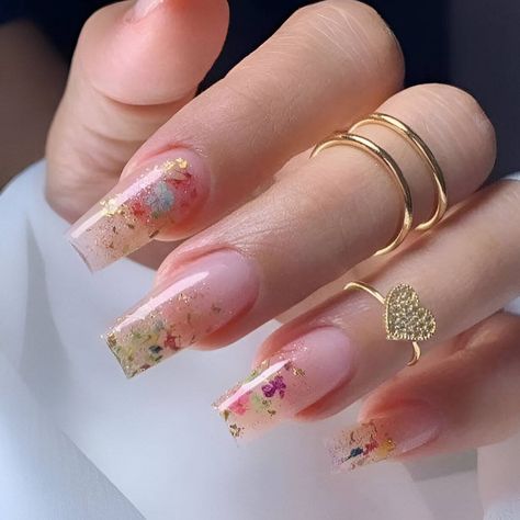 30 Gorgeous Clear Glass Nail Ideas You Can DIY At Home Clear Acrylic Nails, Blush Nails, Glass Nails, Pink Acrylic Nails, Clear Nails, Chic Nails, Summer Nail, Nail Designs Summer, Manicure E Pedicure