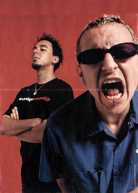 Linkin Park Photoshoot, Chester Bennington Poster, Mike And Chester, Chester Bennington 2000, Nu Metal Poster, Chester Bennington Icon, Linkin Park Aesthetic, Lp Wallpaper, Linkin Park Poster