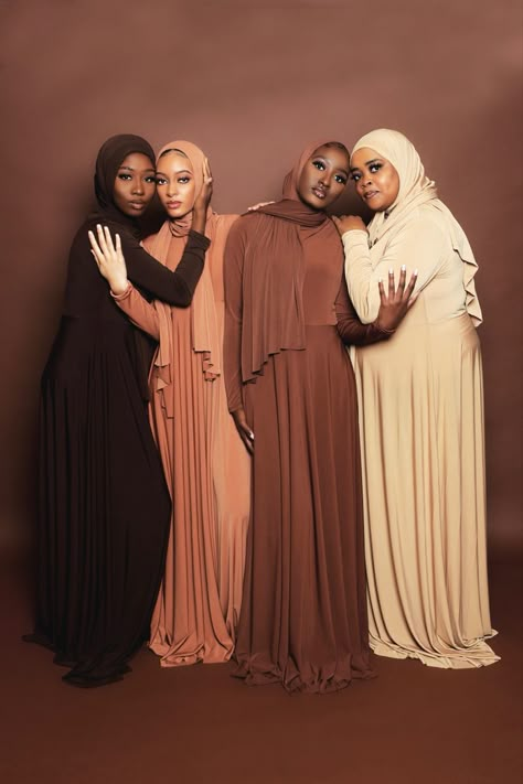 Muslim Photoshoot, Photoshoot With Hijab, Hijab Photoshoot Ideas, Modest Photoshoot Ideas, Hijab Shoot Ideas, Ankara Maternity Gown Styles, Hijabi Editorial, Hijabi Friends Photography, Muslim Outfit