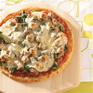 Sausage Spinach Pizza Recipe -My husband loves this pizza, and it’s the best way for him to get his fix while staying in his carb range. Putting cheese and seasonings in the crust lets you get by with less on the top. —Elena Falk, Versailles, Ohio White Pizza Recipes, Spinach Pizza, Sausage Spinach, Chicken Pizza Recipes, Low Fat Dinner, California Pizza Kitchen, Pizza Sauce Recipe, Mediterranean Cuisine, Spinach And Cheese