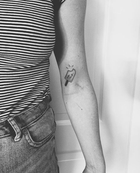 Popsicle Tattoo, Ice Cream Cone Tattoo, Frozen Tattoo, Lil Tattoos, Ice Cream Tattoo, Cream Tattoo, Stick Tattoo, Tattoo Minimal, Ancient Tattoo