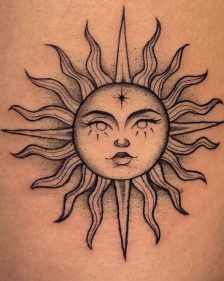 High Back Tattoos For Women, Feminine Sun And Moon Tattoo, Beautiful Sun Tattoo, Hippie Sun Tattoo, Sun With Face Tattoo, Tattoo Ideas Sun, Hippie Tattoo Ideas, 888 Tattoo, Moon And Sun Tattoo