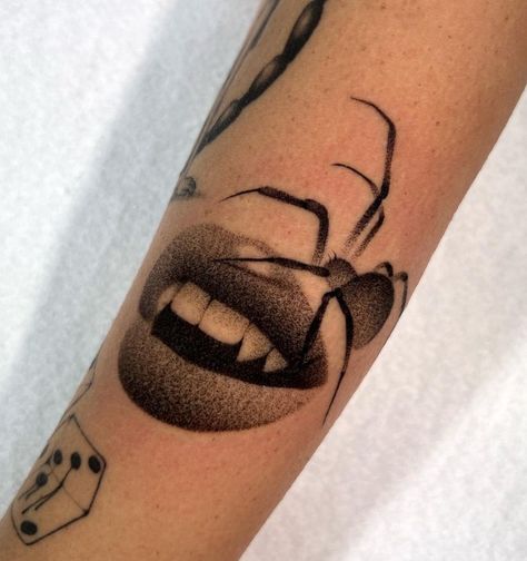 Tv Tattoo, Vampire Tattoo, Grunge Tattoo, Scar Tattoo, Jellyfish Tattoo, Tattoo People, Spooky Tattoos, Black Gradient, Lip Tattoos