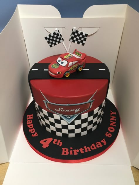 Lightening Mcqueen Cakes, Pastel Rayo Mcqueen, Mc Queen Cake Design, Mcqueen Cake Design, Simple Lightning Mcqueen Cake, Lighting Mcqueen Cake, Cars Cake Design Mc Queen, Lighting Mac Queen Cake, Lightning Mcqueen Birthday Cake