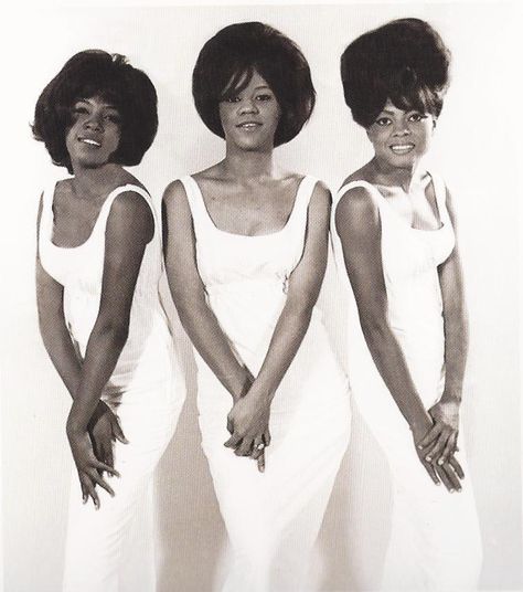 THE TOP 10 ALBUMS BY THE SUPREMES (with DIANA ROSS) – Ian Phillips (Author): Classic TV Interviews + Music & Film Diana Ross Supremes, Singing Groups, 60s Girl, Mary Wilson, The Temptations, The Supremes, Soul Artists, Old School Music, Soul Singers