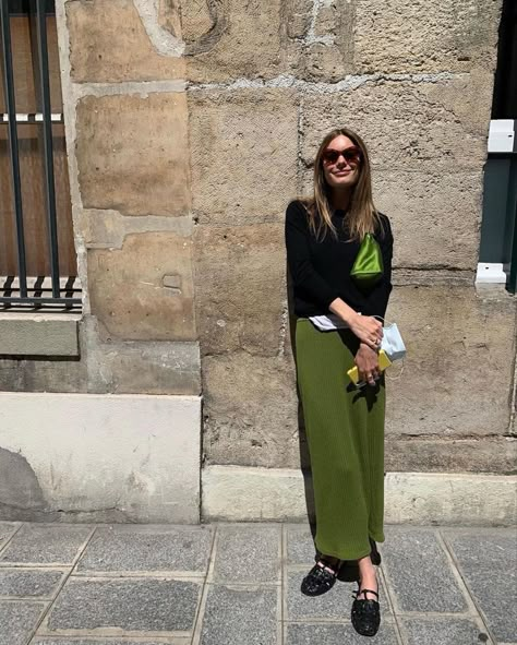 #camillerowe #fashion #model #parisian #camille Camille Rowe Style, Camille Rowe, Fits Inspo, Teacher Outfit, Fan Girl, Pinterest Outfits, Parisian Chic, How To Pose, French Girl