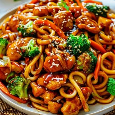 Chicken Teriyaki Noodles Chicken Teriyaki Noodles, Teriyaki Recipes, Teriyaki Chicken Noodles, Teriyaki Noodles, Chinese Menu, Hawaiian Recipes, Teriyaki Recipe, Soy Chicken, Sweet Rice