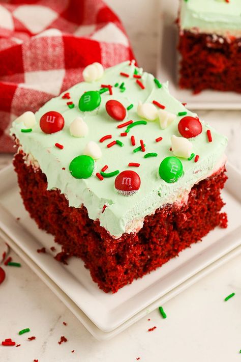 Red Velvet Christmas Poke Cake - Recipes Simple Christmas Red Velvet Poke Cake Recipe, Christmas Red Velvet Poke Cake, Red Velvet Poke Cake Recipe, Red Velvet Cake Recipes, Red Velvet Cake Mix Recipes, Red Velvet Pound Cake Recipe, Christmas Poke Cake, Red Velvet Poke Cake, Southern Red Velvet Cake