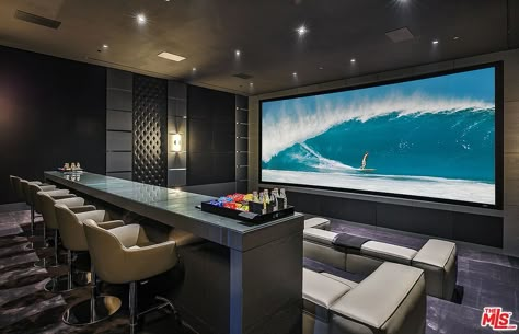 Sala Cinema, Movie Theater Rooms, Home Theater Room Design, Home Movie Theater, Theater Room Design, Home Theater Room, Home Theater Decor, Home Cinema Room, Theater Rooms