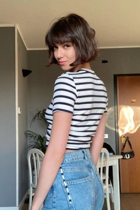 French Bob Haircut, French Haircut, Chin Length Haircuts, Bob Haircut For Round Face, Popular Short Hairstyles, French Bob, Stacked Bob Haircut, Really Short Hair, Haircut Inspiration