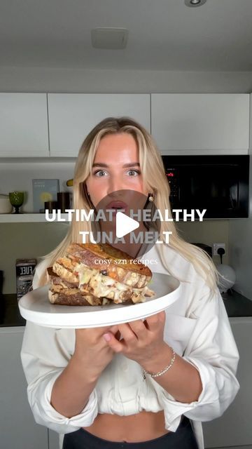 Healthy Tuna Melt Recipe, Tuna Melts In The Oven, Healthy Tuna Melt, Tuna Toast, Tuna Melt Recipe, Garlic Toast, Healthy Tuna, Melt Recipe, Tuna Melt