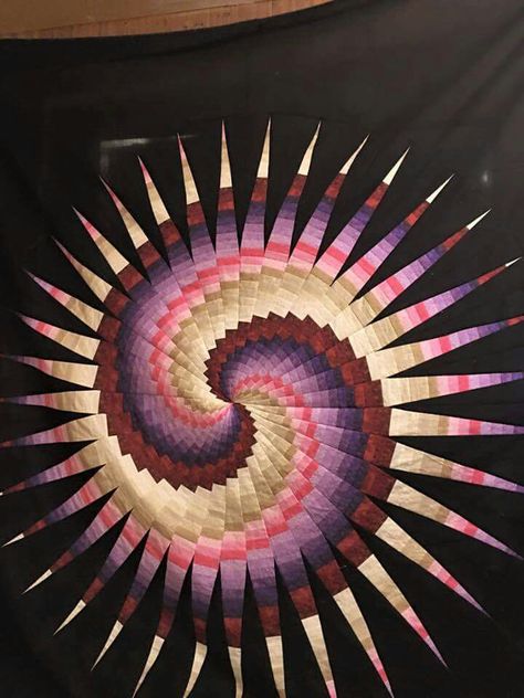 Beautiful Spiral Quilt, Patchwork Trends, Bargello Quilt Patterns, Bargello Quilt, Bargello Quilts, 3d Quilts, Quilt Modernen, Circle Quilts, Scrappy Quilts