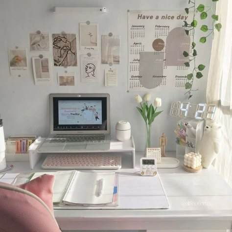 Study Desk Organization, Desk Organization Diy, Study Desk Decor, Desk Inspiration, White Desk, Pinterest Room Decor, Study Room Decor, Room Desk, Cute Room Ideas