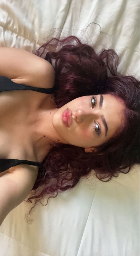 #dyedhair #redhair #curlyhair Dark Wine Hair Color Black Women, Red Wine Hair Color Dark Curly, Curly Dark Red Hair Dyed, Black Cherry Red Hair Color, Colors To Dye Dark Hair, Black Red Hair Curly, Black Cherry Hair Curly, Dyed Black Curly Hair, Pretty Dark Hair Colors