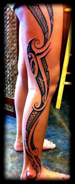 Tattoos by Che B.I.G Tattoo Designs Leg Woman, Tattoo Designs Leg, Polynesian Leg Tattoo, Ta Moko Tattoo, Back Tattoos Spine, Polynesian Tattoos Women, Girl Back Tattoos, Tattoo Leg, Polynesian Tattoo Designs