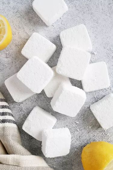 washing soda Natural Dishwasher Tablets, Dishwasher Tablets Diy, Diy Dishwashing Tablets, Diy Dishwasher Pods, Homemade Dishwasher Pods, Dishwasher Pods Diy, Diy Dishwasher Tablets, Homemade Dishwasher Detergent, Dishwasher Tabs