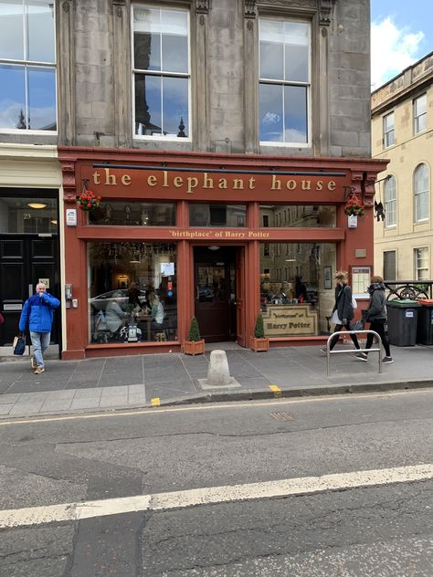 The Elephant House, Edinburgh Scotland. Cozy tea and coffee house and restaurant. J.K Rowling sat here writing her early novels in the back room which overlooks Edinburgh Castle. The Elephant House Edinburgh, Elephant House Edinburgh, Elephant House, Cozy Tea, Back Room, George Iv, Elephant Room, J K Rowling, Edinburgh Castle