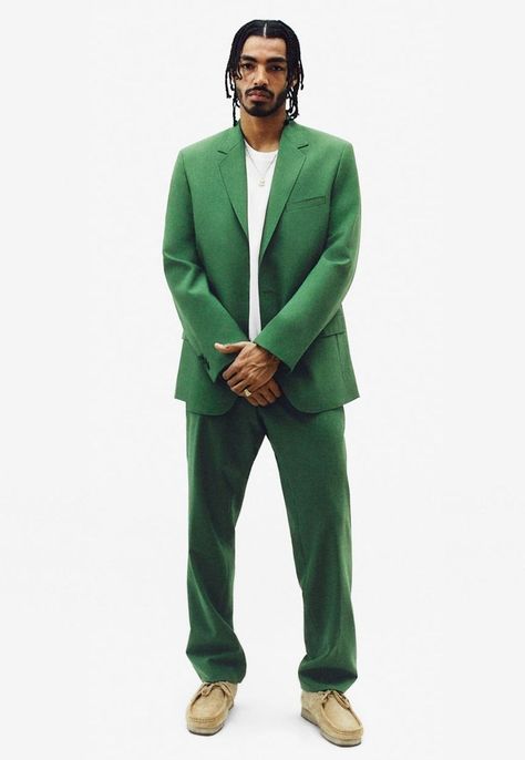 Green Suit Men, Black Chinos, Green Suit, Pinstripe Suit, Green Outfit, Military Fashion, Dress Codes, Evening Wear, Mens Suits