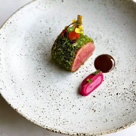 Chef Matt Jenkins’s Instagram photo: “Baby lamb, roast beet purée and lamb jus ☑☑ Daily Inspiration from the best Chefs around the world 🌍🔪🔪👌👌☑☑…” Herb Crusted Lamb, Beet Puree, Bocuse Dor, Gourmet Food Plating, Chefs Plate, Amazing Food Decoration, Fine Dining Recipes, Roasted Beets, Lamb Chops