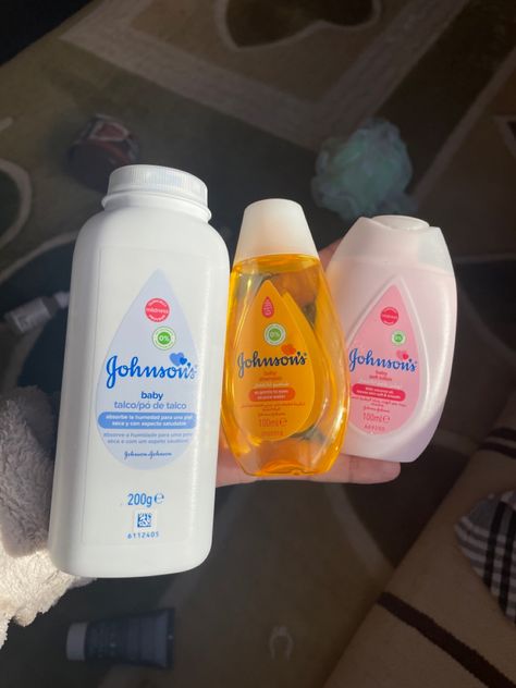 Baby Oil Aesthetic, Johnsons Baby Products, Johnson Shampoo, Johnsons Baby, Essence Makeup, Natural Face Skin Care, Quick Natural Hair Styles, Body Hygiene, Diy Body Care