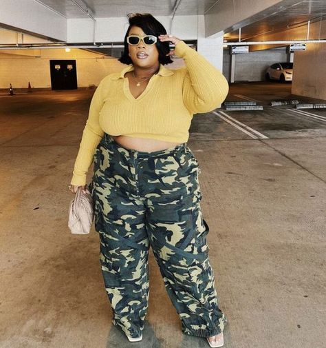 Outfit Ideas With Cargo Pants, Cargo Pants Plus Size, Best Cargo Pants, Cargo Pants Camo, Oversized Cargo Pants, Plus Size Cargo, Plus Size Baddies, Apple Shape Outfits, Outfit Ideas Baggy