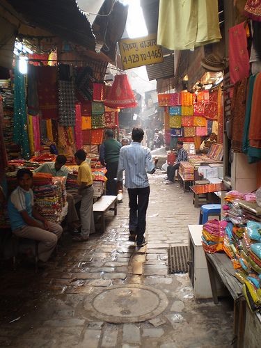 Cloth Market . Old Delhi Delhi Chandni Chowk, Delhi Market, India Vacation, Old Delhi, India Street, India Travel Places, Chandni Chowk, Amazing India, India Culture