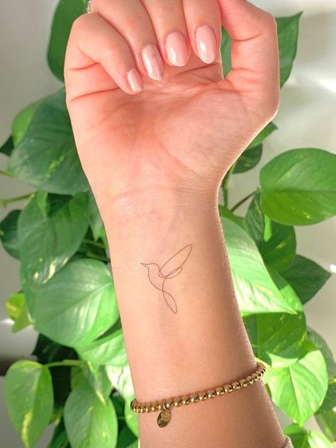 Feminine Tattoo Sleeve, Coastal Tattoos, Cover Ups Tattoo, Small Hummingbird Tattoo, Side Hip Tattoos, Little Bird Tattoos, Vogel Tattoo, Perfect Tattoo, Ink Inspiration